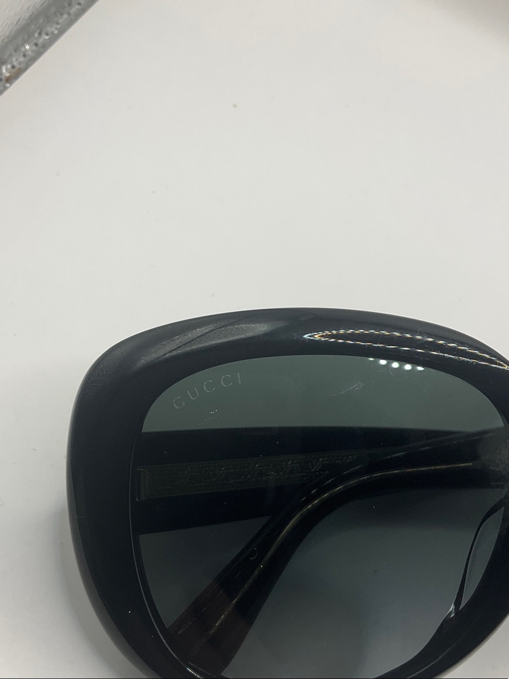 Gucci Black Oversized Square Sunglasses with Gold Logo - Picture 4 of 8